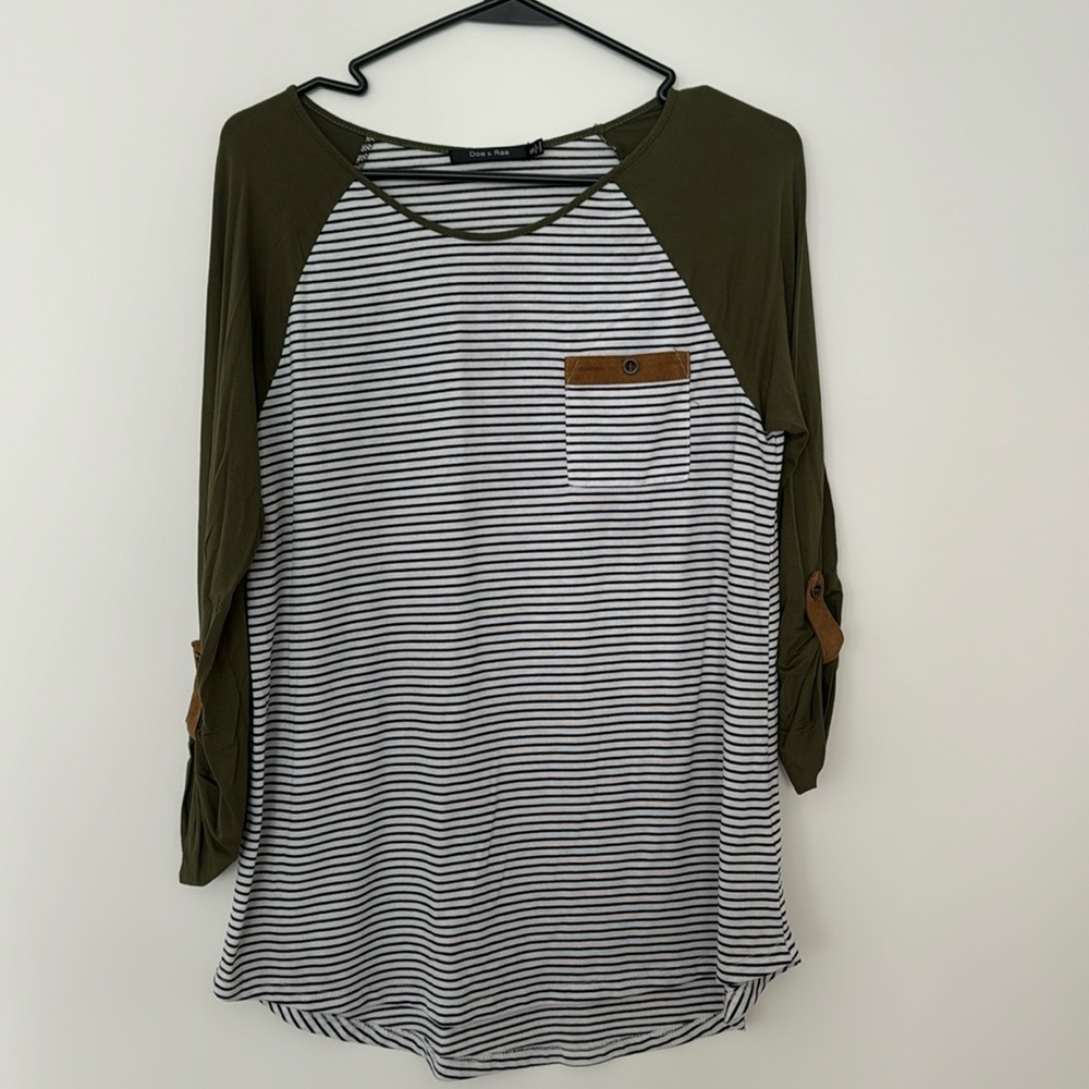 Stretchy Small size blouse with mid/ling sleeves